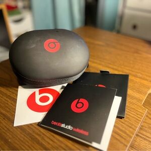 BEATS STUDIO 3 Hard Carrying Case + Manuals & Sticker
